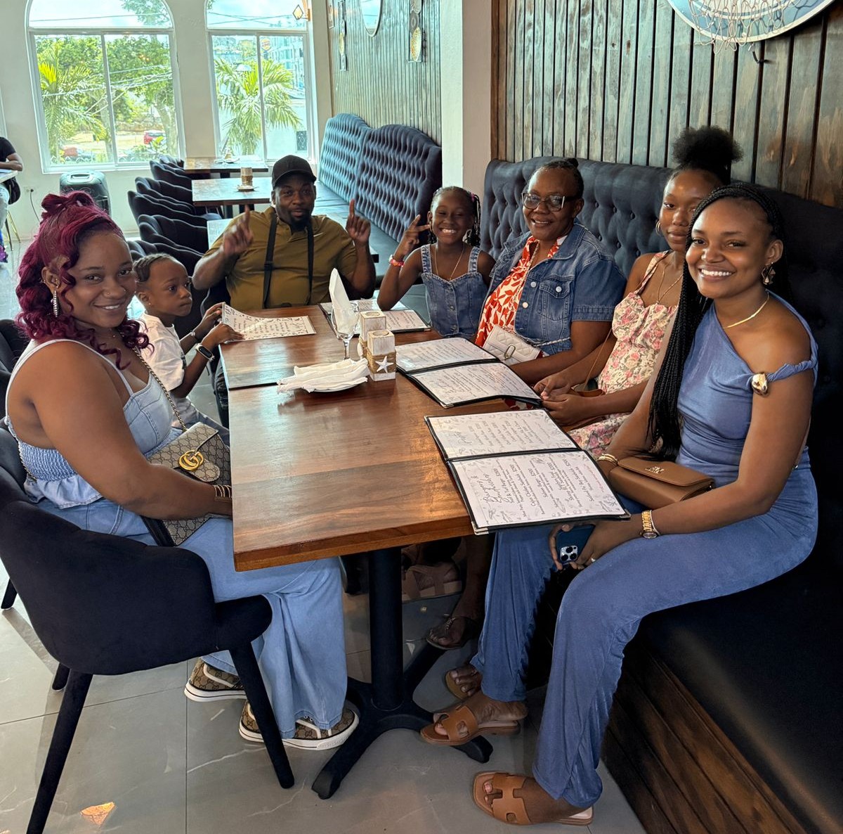The Vibes - Hooked Seafood Bistro
